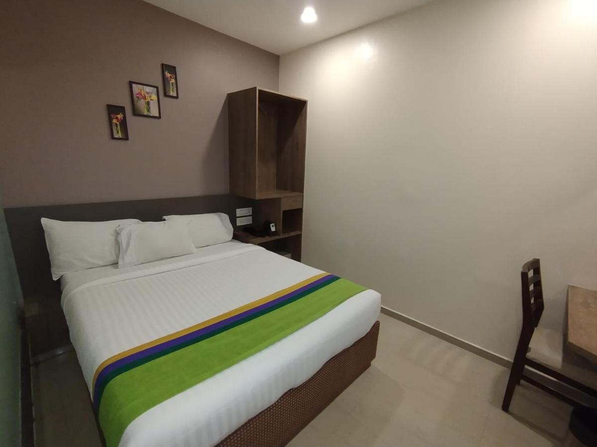 Hotel Ocean Suites Bombaj Zewnętrze zdjęcie
