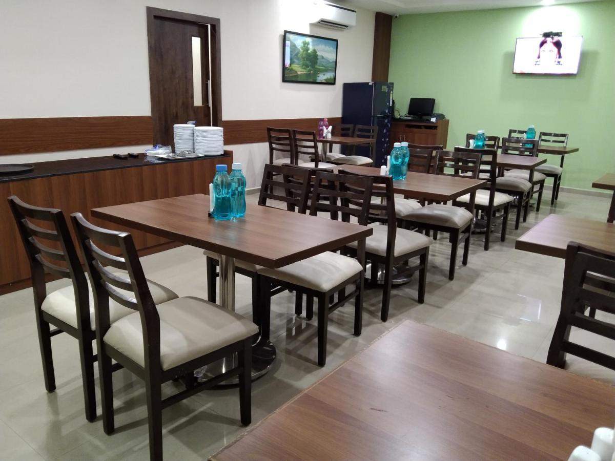Hotel Ocean Suites Bombaj Zewnętrze zdjęcie