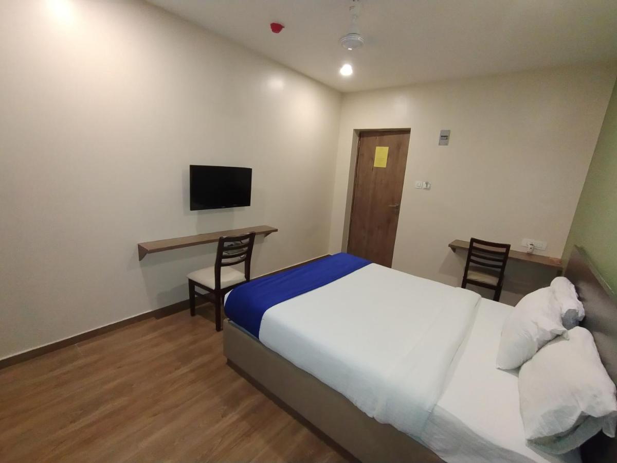 Hotel Ocean Suites Bombaj Zewnętrze zdjęcie
