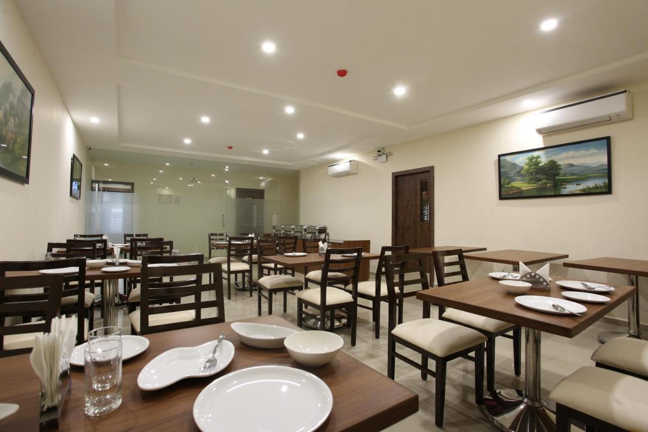 Hotel Ocean Suites Bombaj Zewnętrze zdjęcie