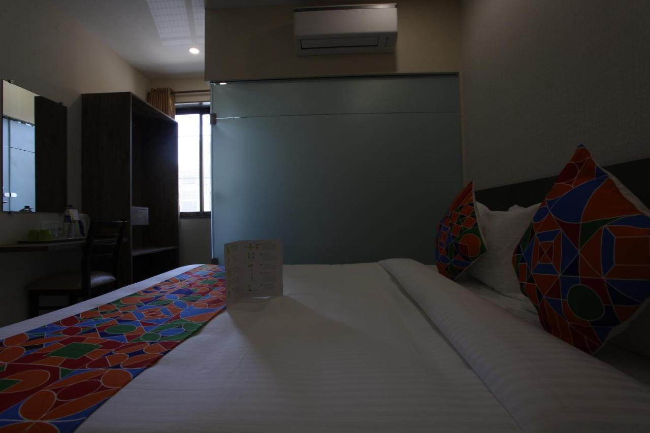 Hotel Ocean Suites Bombaj Zewnętrze zdjęcie