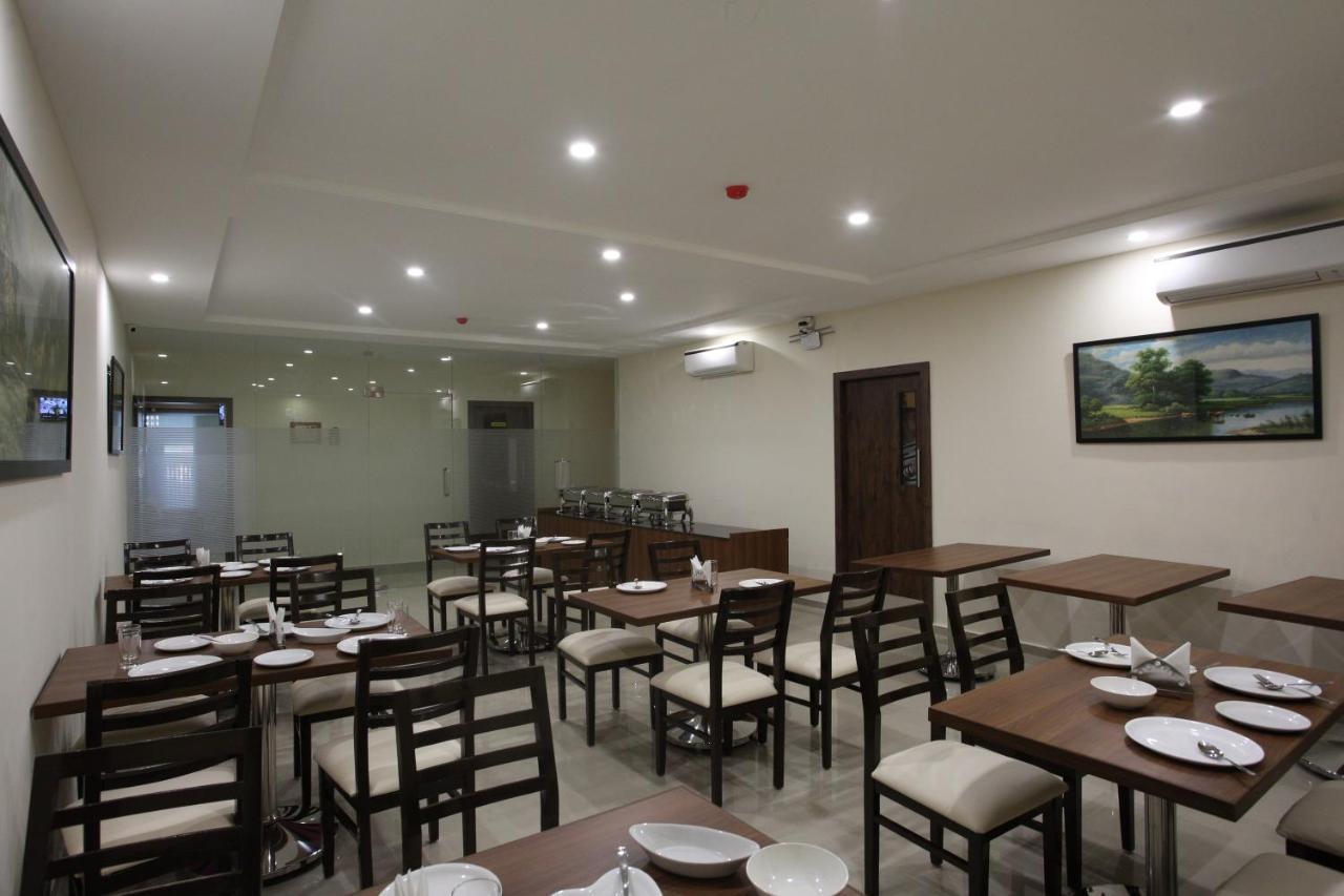 Hotel Ocean Suites Bombaj Zewnętrze zdjęcie