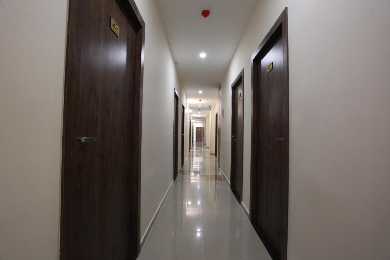Hotel Ocean Suites Bombaj Zewnętrze zdjęcie