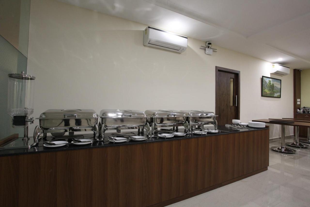 Hotel Ocean Suites Bombaj Zewnętrze zdjęcie