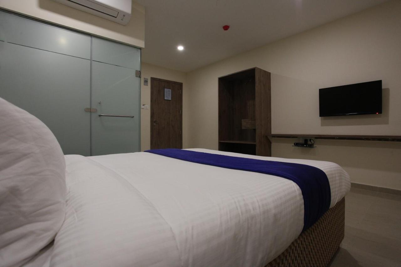 Hotel Ocean Suites Bombaj Zewnętrze zdjęcie